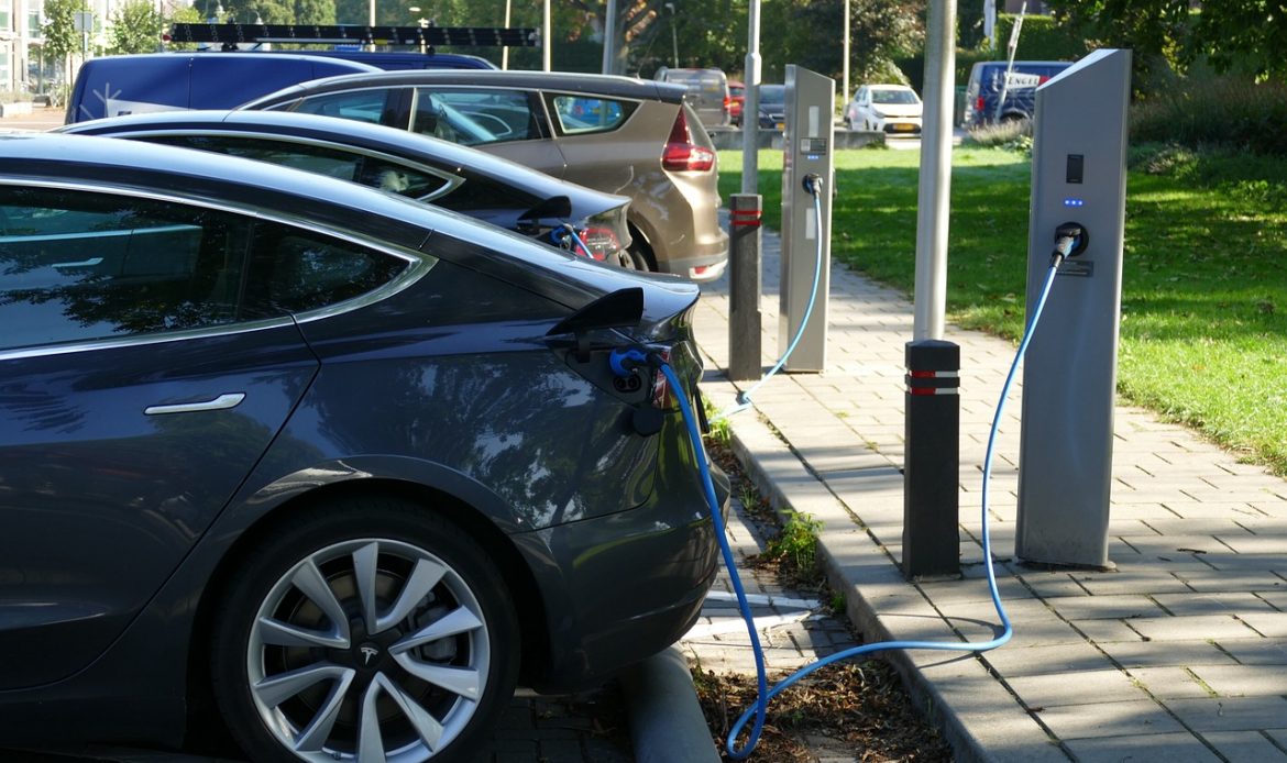 car, electric, load-5598448.jpg
